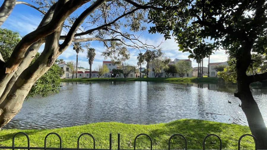 2 Bedroom Property for Sale in Greenways Golf Estate Western Cape
